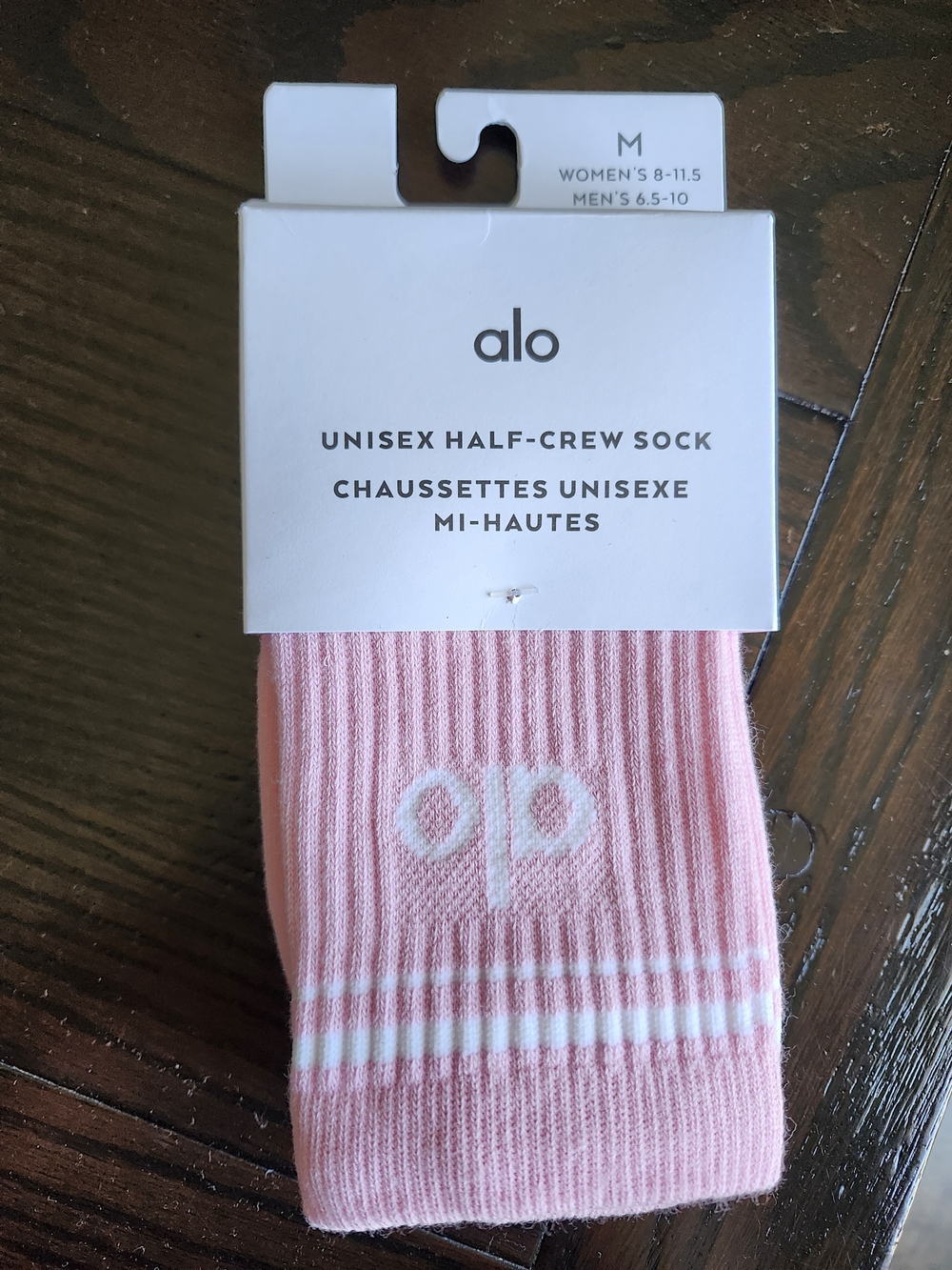 NWT Alo Yoga Unisex Half-Crew Throwback Socks Sweet Pink White Size M